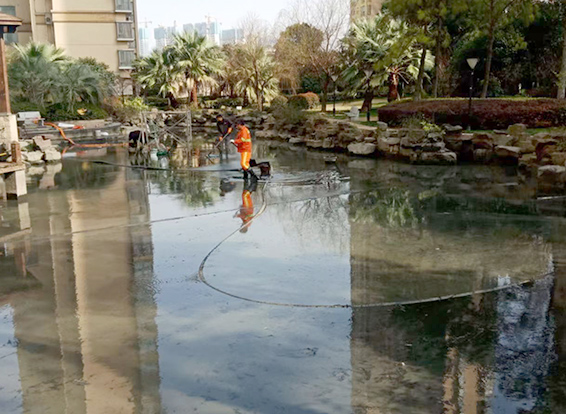 东安景观池淤泥清理