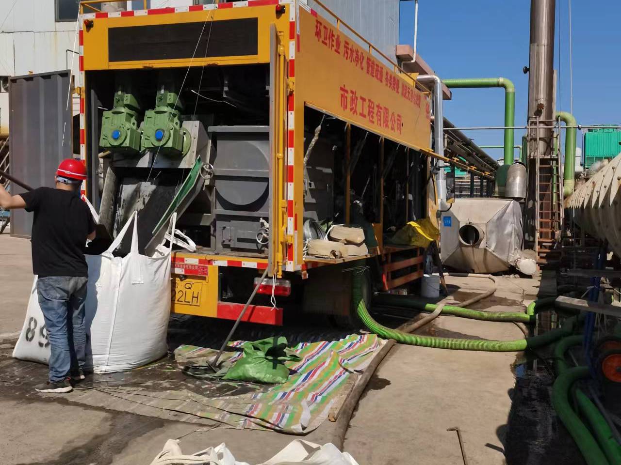 东安淤泥压干处理